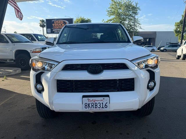 Used 2019 Toyota 4Runner SR5 Premium AWD/4WD image 3
