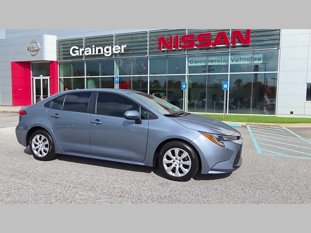 Used 2025 Toyota Corolla LE FWD image 38