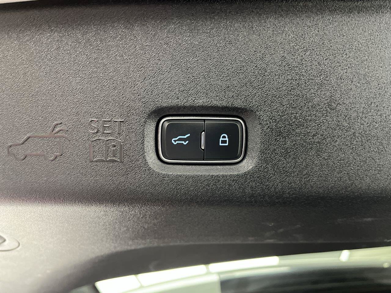 Used 2025 Ford Expedition Active AWD/4WD image 37