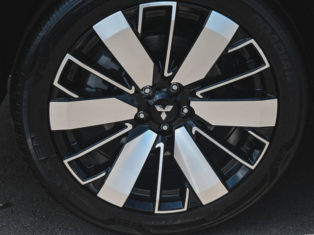 New 2025 Mitsubishi Outlander SE image 7