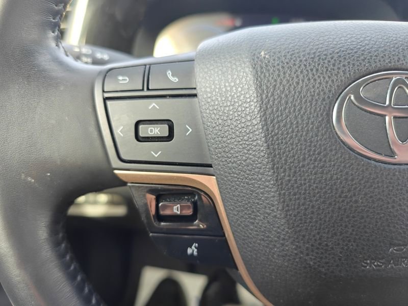 Used 2023 Toyota Crown XLE image 25