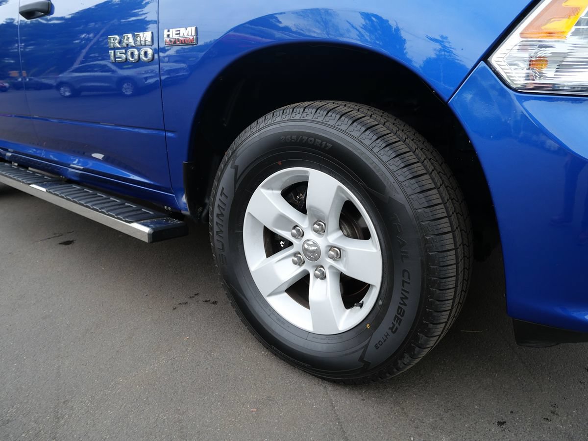 Used 2018 RAM 1500 Express AWD/4WD image 35