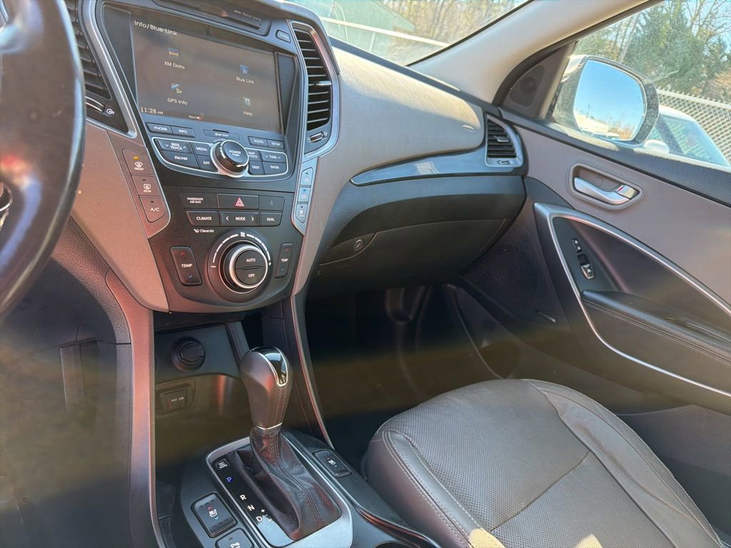 Used 2016 Hyundai Santa Fe SE w/ Option Group 03 image 18