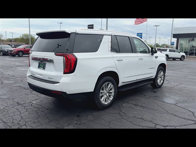 Certified 2023 GMC Yukon SLT w/ SLT Premium Package AWD/4WD image 8