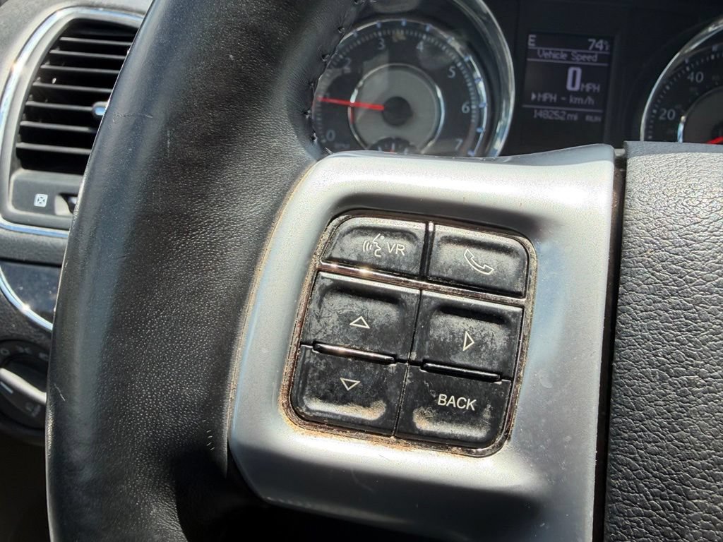Used 2013 Chrysler Town & Country Touring FWD image 19