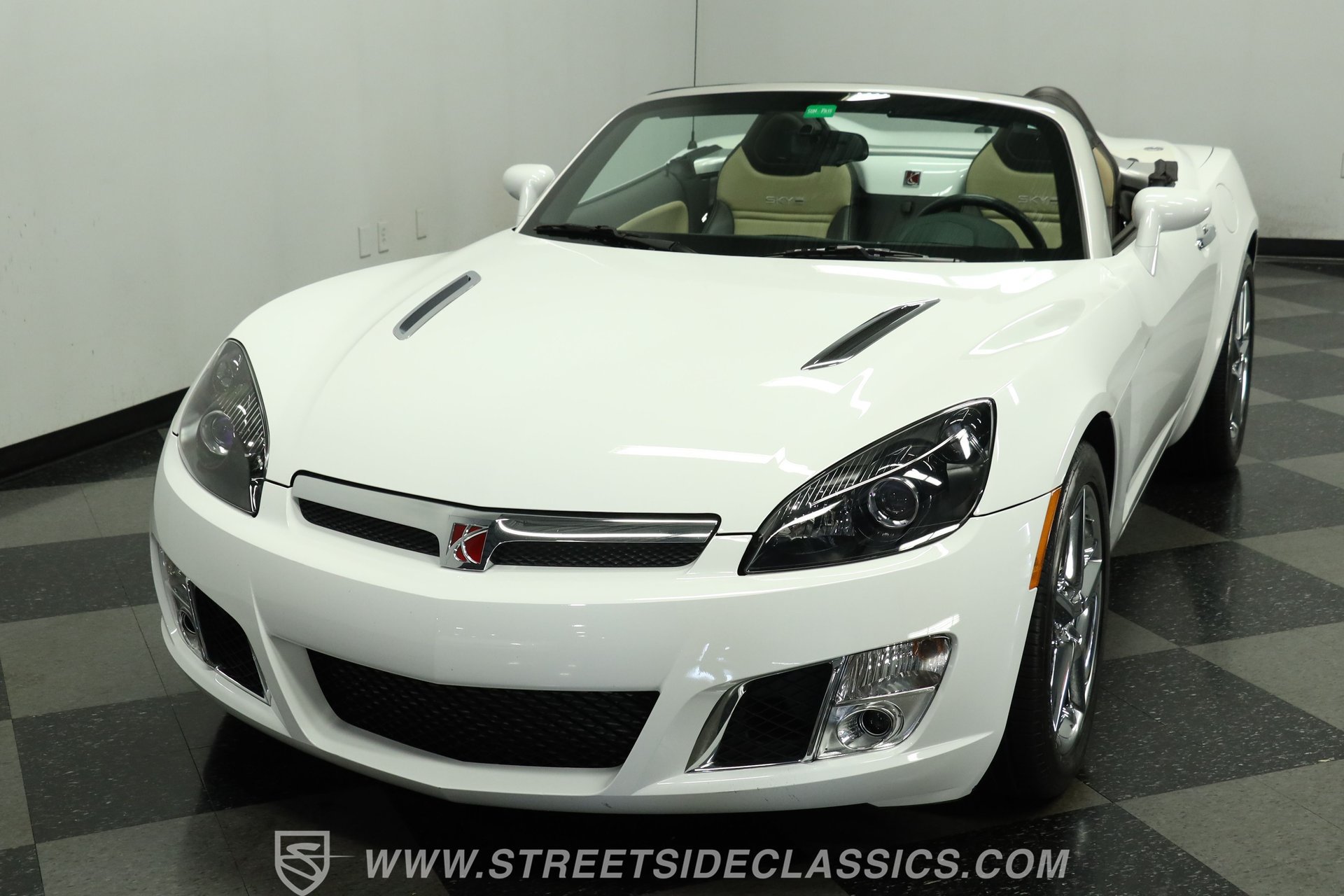Used 2009 Saturn Sky Red Line RWD image 17