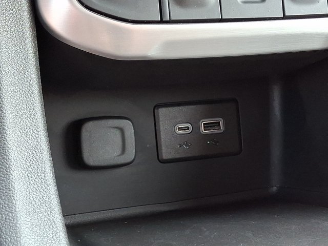 Used 2023 GMC Acadia SLE FWD image 28