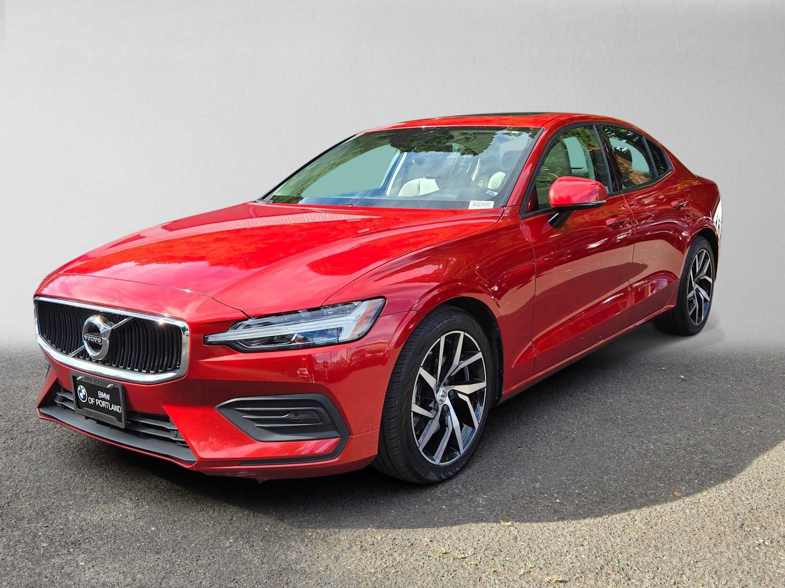 Used 2020 Volvo S60 T5 Momentum w/ Premium Package FWD image 7