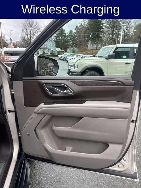 Used 2022 Chevrolet Suburban LT AWD/4WD image 24