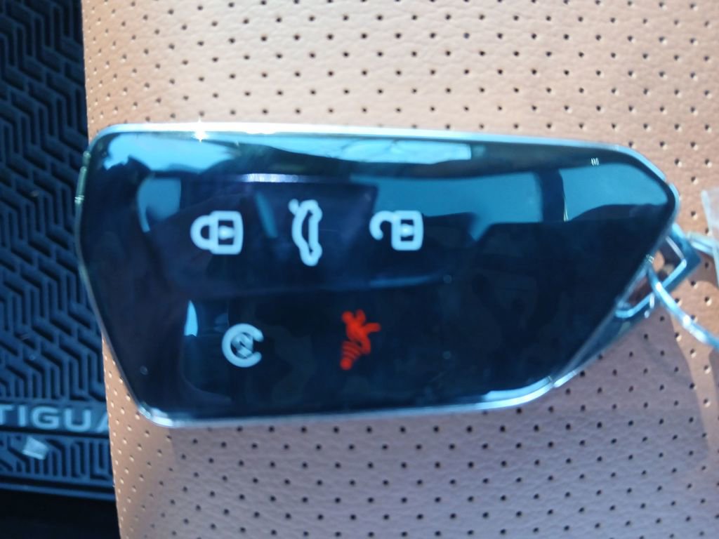 New 2026 Volkswagen Tiguan SEL R-Line image 29