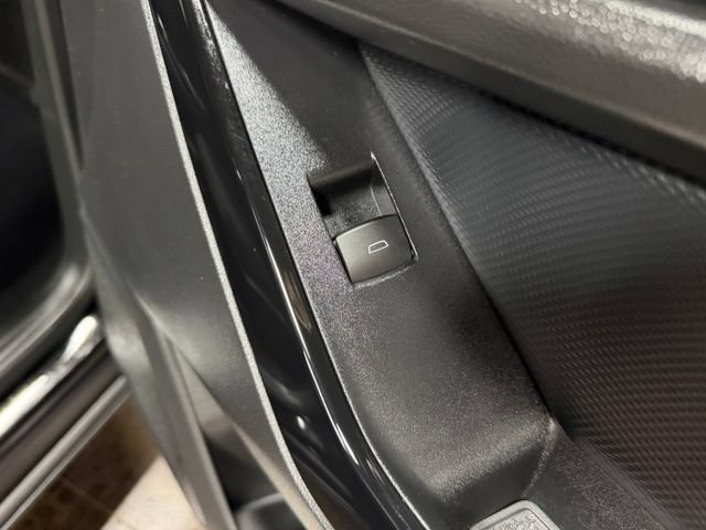 Used 2025 Chevrolet Equinox LT w/ Midnight Edition FWD image 25