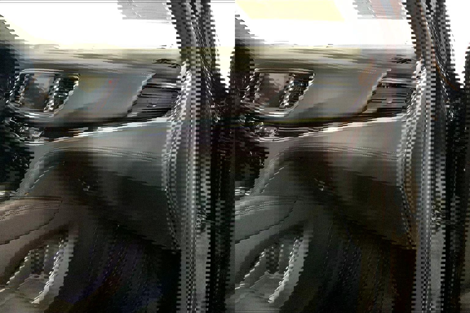 Used 2022 Buick Enclave Avenir w/ Avenir Technology Package image 16