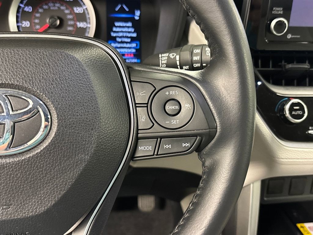 Used 2022 Toyota Corolla Cross LE image 33
