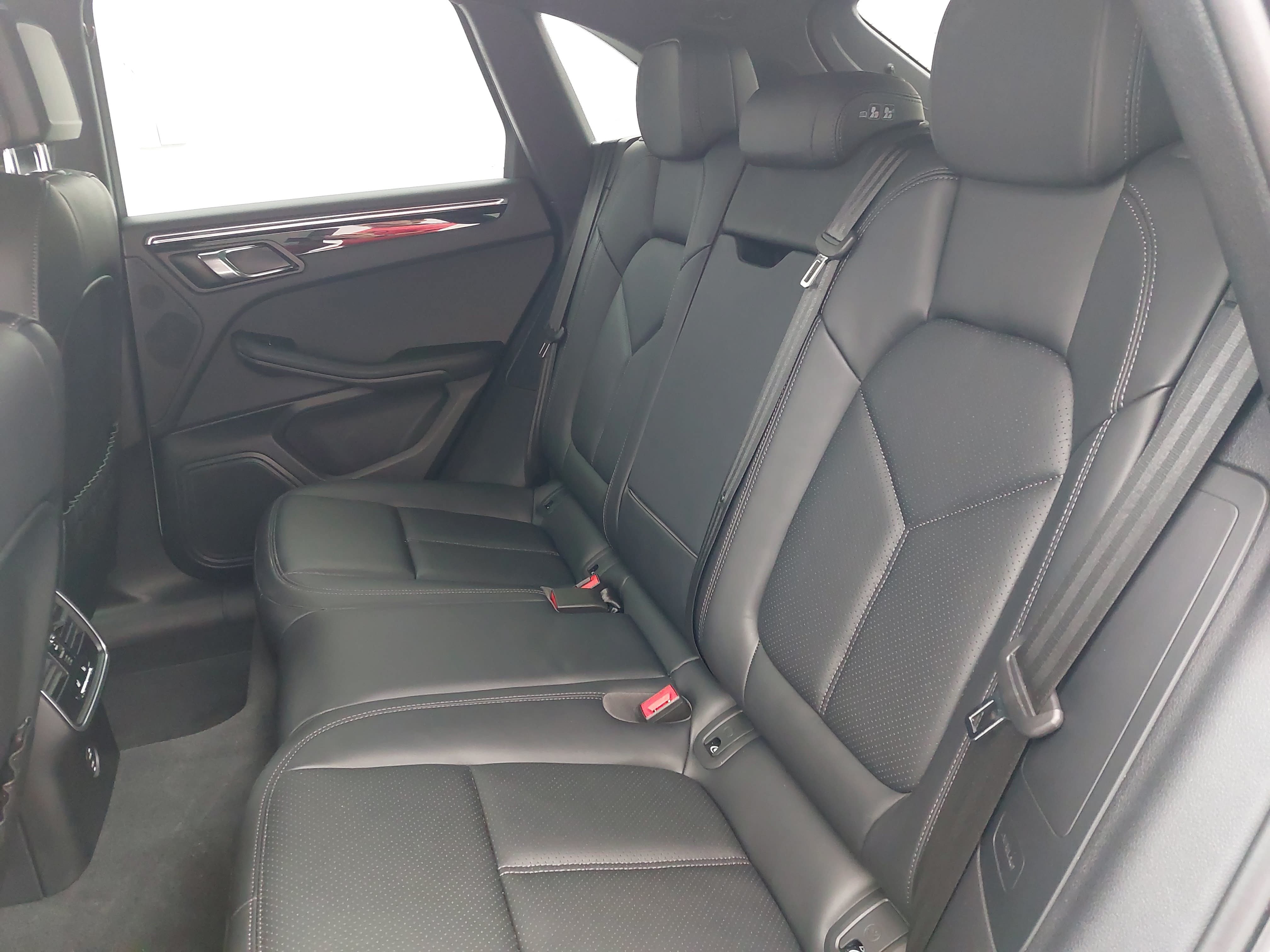 Certified 2026 Porsche Macan S AWD/4WD image 16