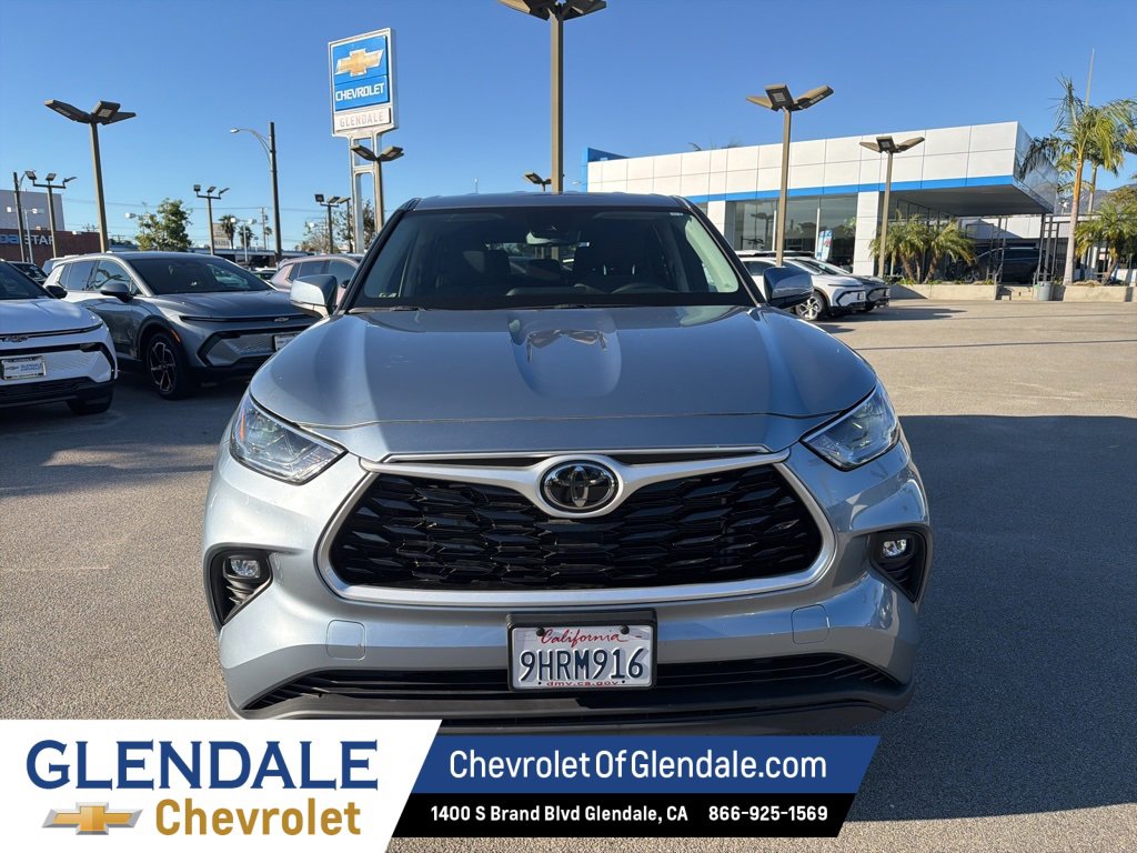 Used 2023 Toyota Highlander L image 2