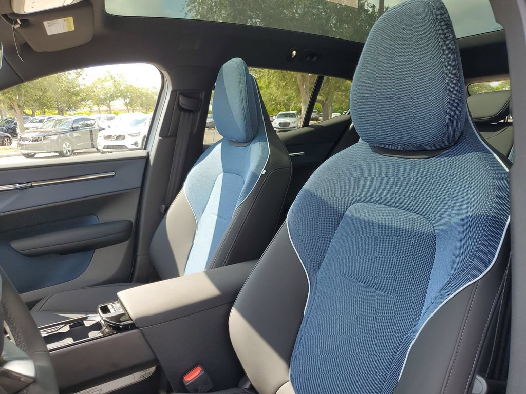 New 2025 Volvo EX30 Plus w/ Protection Package Premier AWD/4WD image 8
