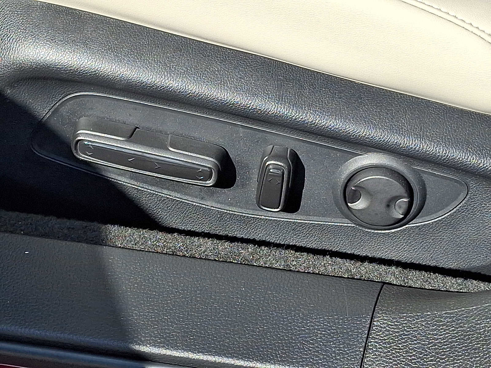 Used 2023 Honda Accord Touring image 11