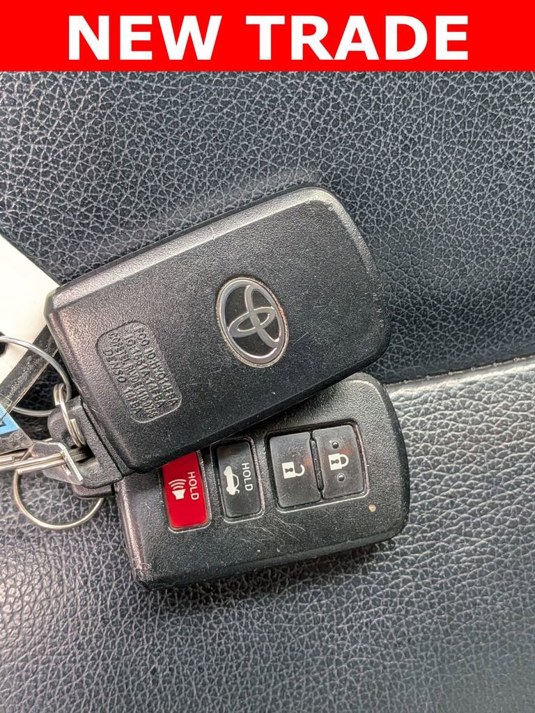 Used 2015 Toyota Avalon XLE Touring image 30