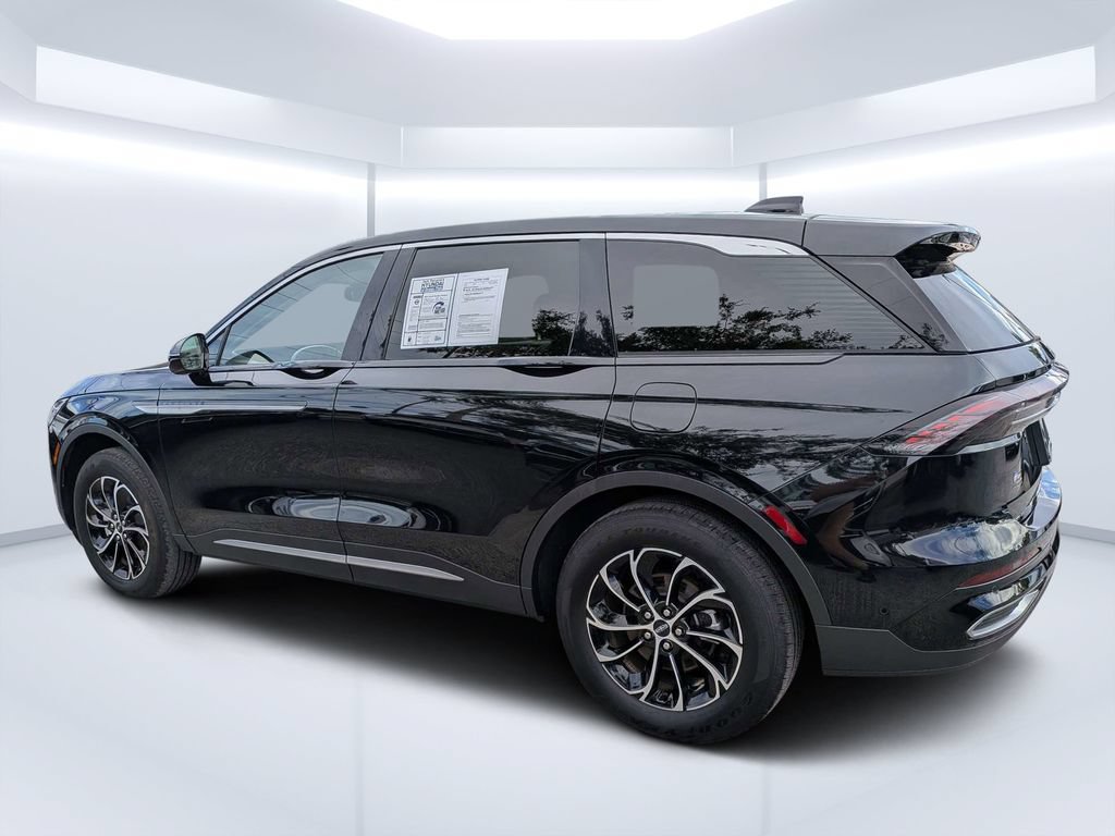 Used 2024 Lincoln Nautilus Premier AWD/4WD image 6