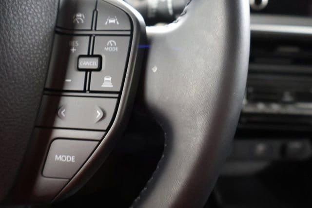 Used 2024 Toyota Prius LE image 18