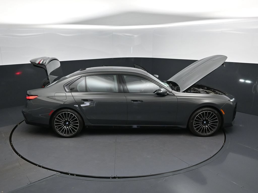 Certified 2026 BMW 740i w/ Executive Package RWD image 50