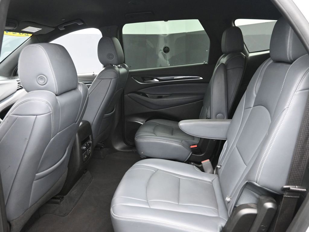 Used 2024 Buick Enclave Premium image 15