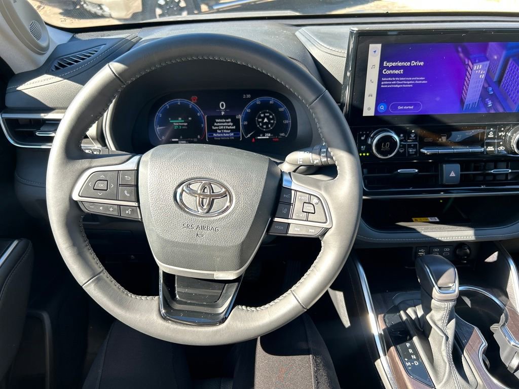 Used 2024 Toyota Highlander Limited image 24