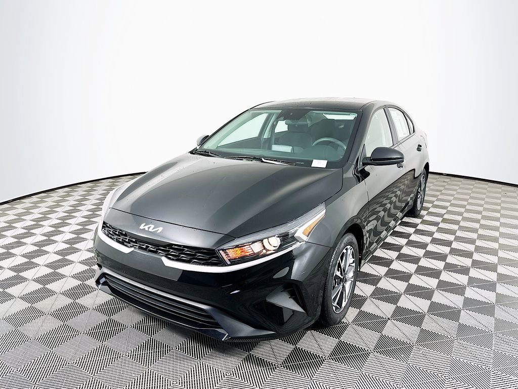 Used 2024 Kia Forte LXS image 5