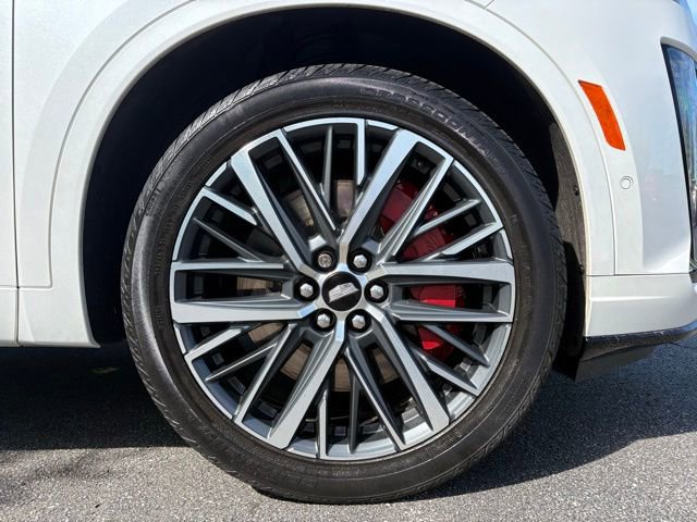 Used 2023 Cadillac XT6 Sport w/ Technology Package image 18