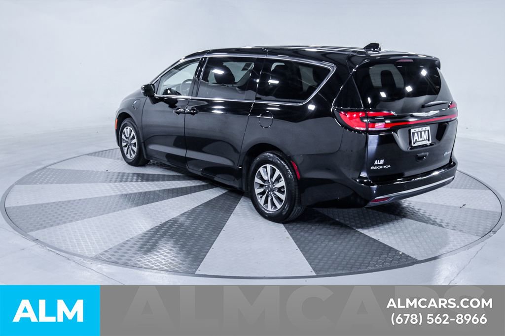 Used 2024 Chrysler Pacifica Select image 7