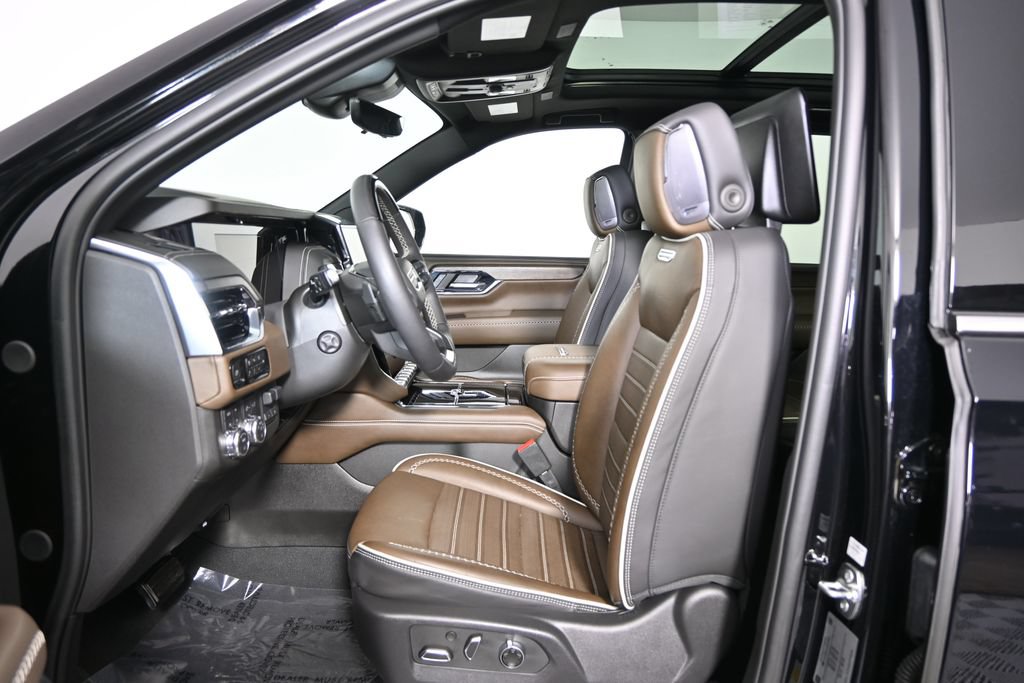 Used 2025 GMC Yukon Denali Ultimate AWD/4WD image 22