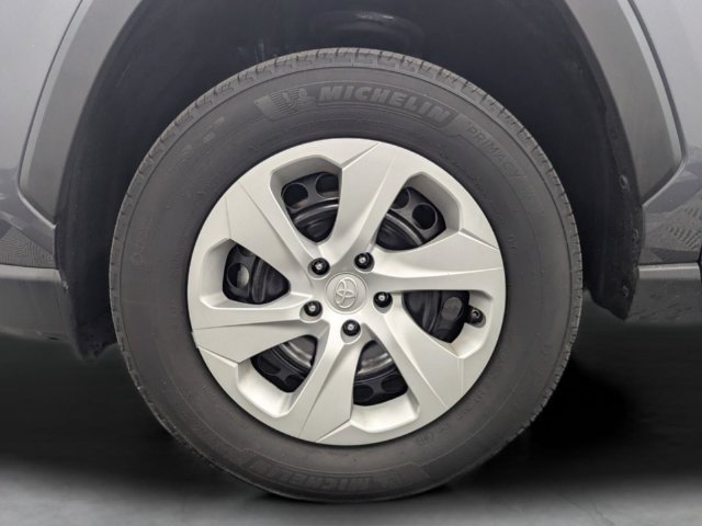 Used 2024 Toyota RAV4 LE FWD image 10