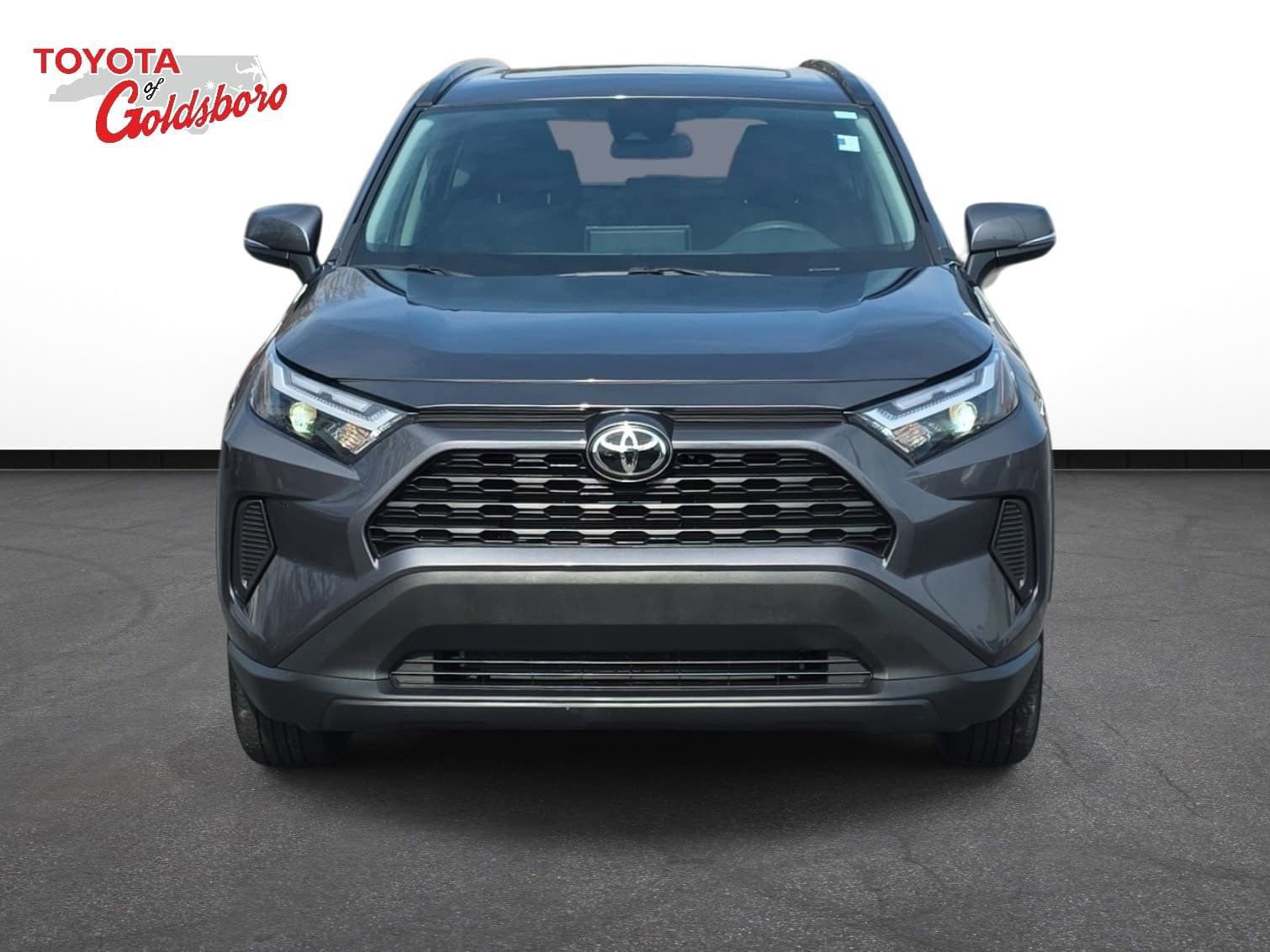 Used 2024 Toyota RAV4 XLE w/ Convenience Package image 2