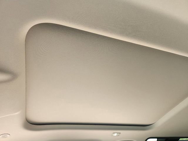 Used 2024 Land Rover Defender 110 S image 24