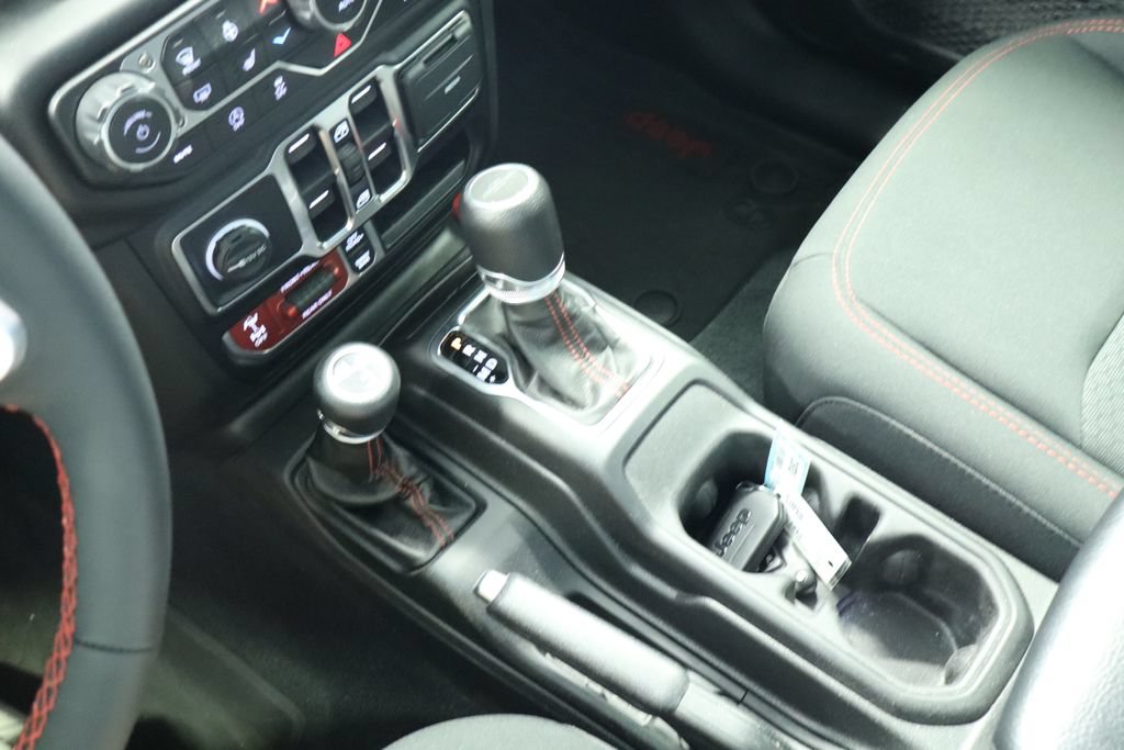 Used 2023 Jeep Gladiator Rubicon w/ Cold Weather Group AWD/4WD image 40