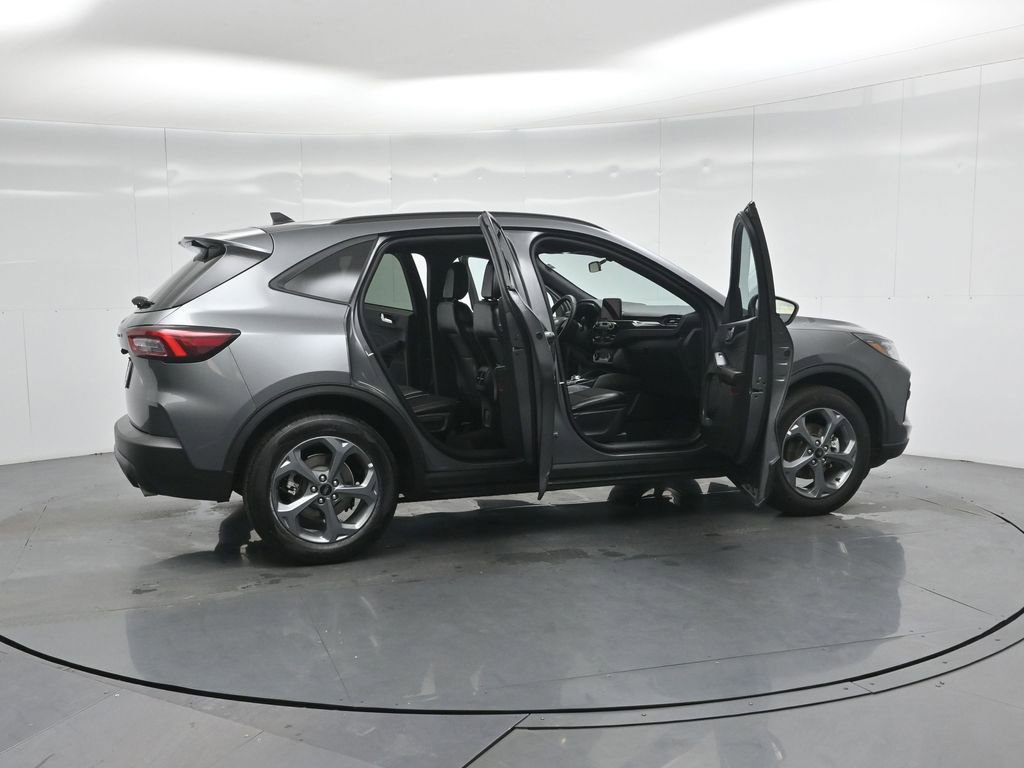 Certified 2025 Ford Escape ST-Line image 5