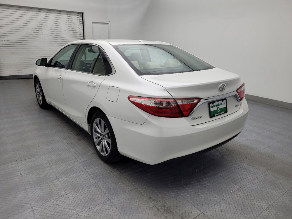 Used 2017 Toyota Camry XLE w/ Moonroof Package image 5