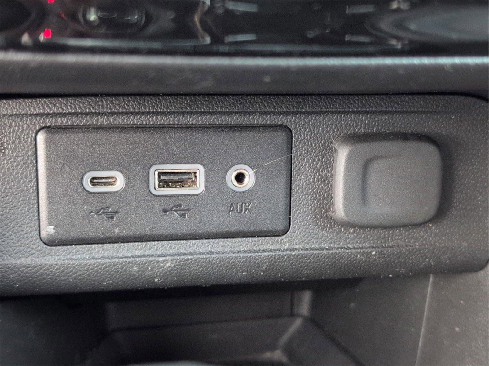 Used 2022 Buick Encore GX Select image 31