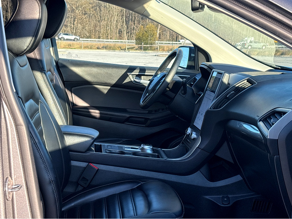 Used 2024 Ford Edge SEL AWD/4WD image 7