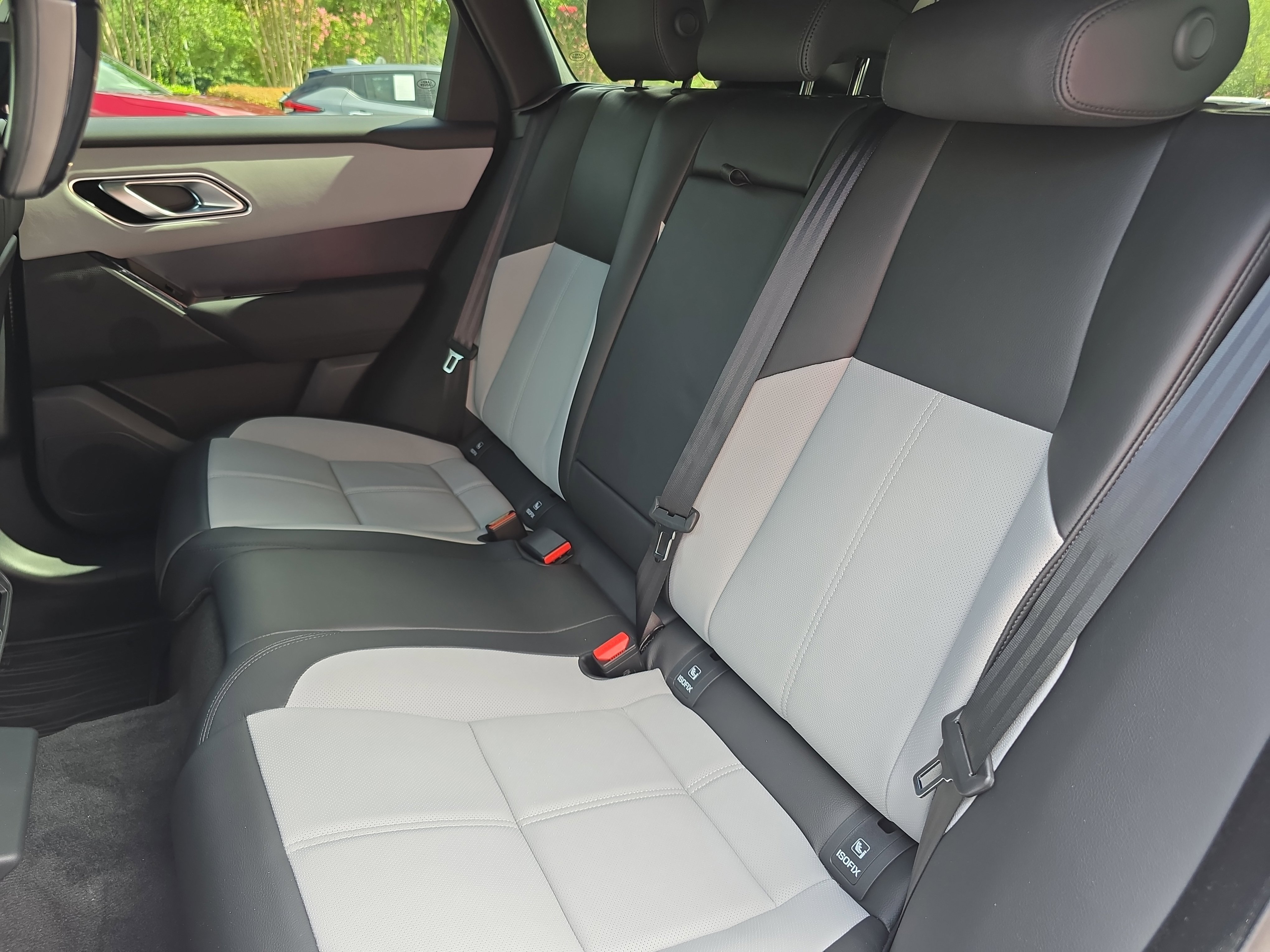 New 2026 Land Rover Range Rover Velar Dynamic SE image 14