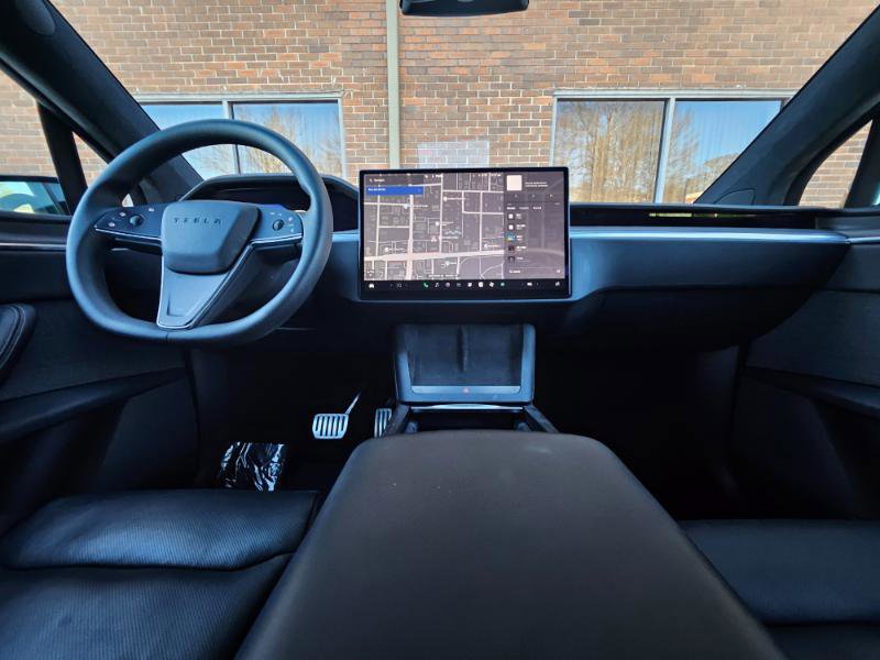 Used 2023 Tesla Model X image 30