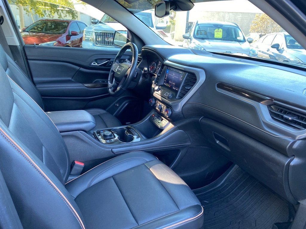 Used 2022 GMC Acadia AT4 w/ Technology Package image 24
