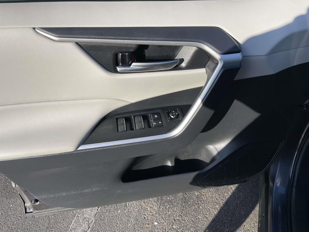 Used 2024 Toyota RAV4 XLE w/ Convenience Package image 27