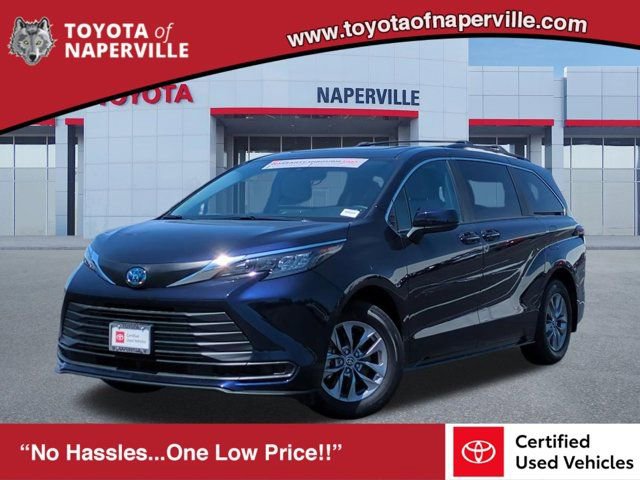 Certified 2025 Toyota Sienna LE w/ LE Plus Package AWD/4WD image 1
