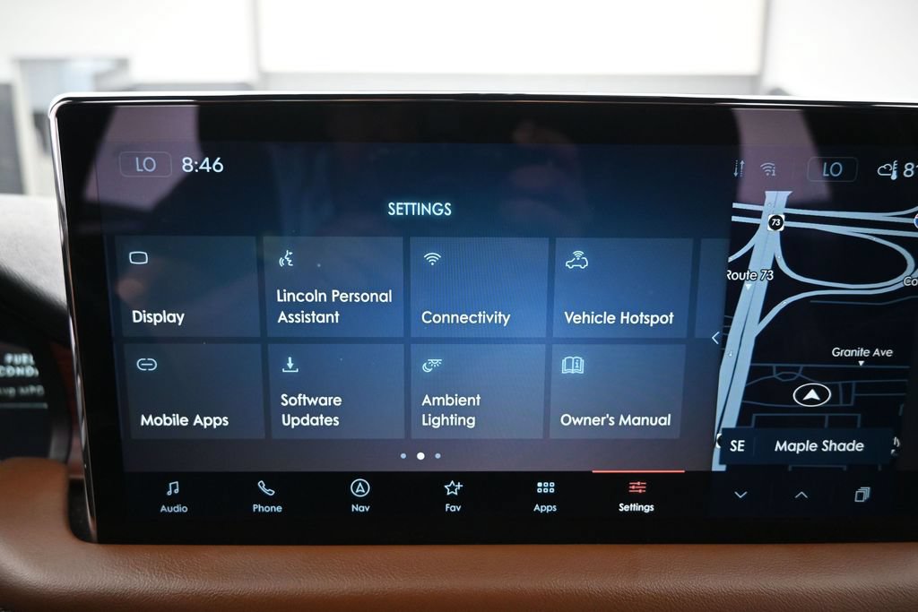 Used 2023 Lincoln Nautilus Reserve w/ Cargo Utility Package AWD/4WD image 15