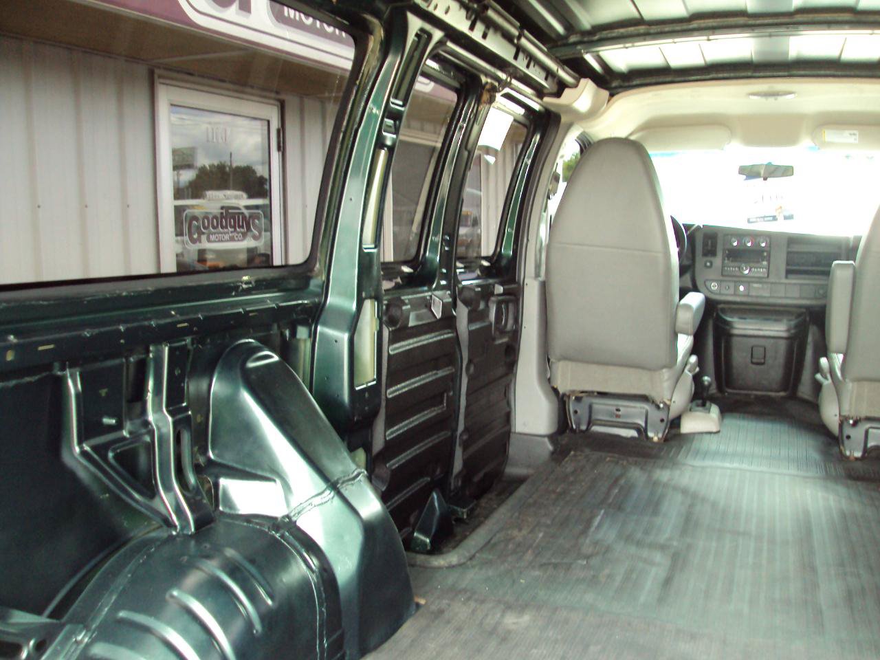 Used 2013 Chevrolet Express 1500 AWD image 9