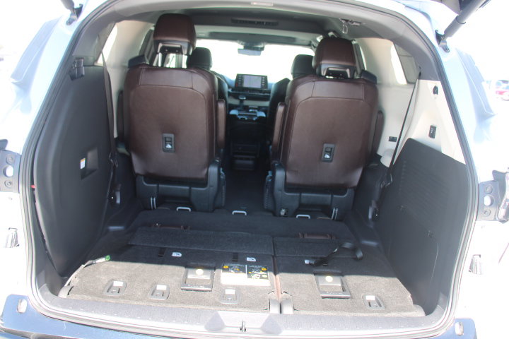Certified 2024 Toyota Sienna Platinum FWD image 14