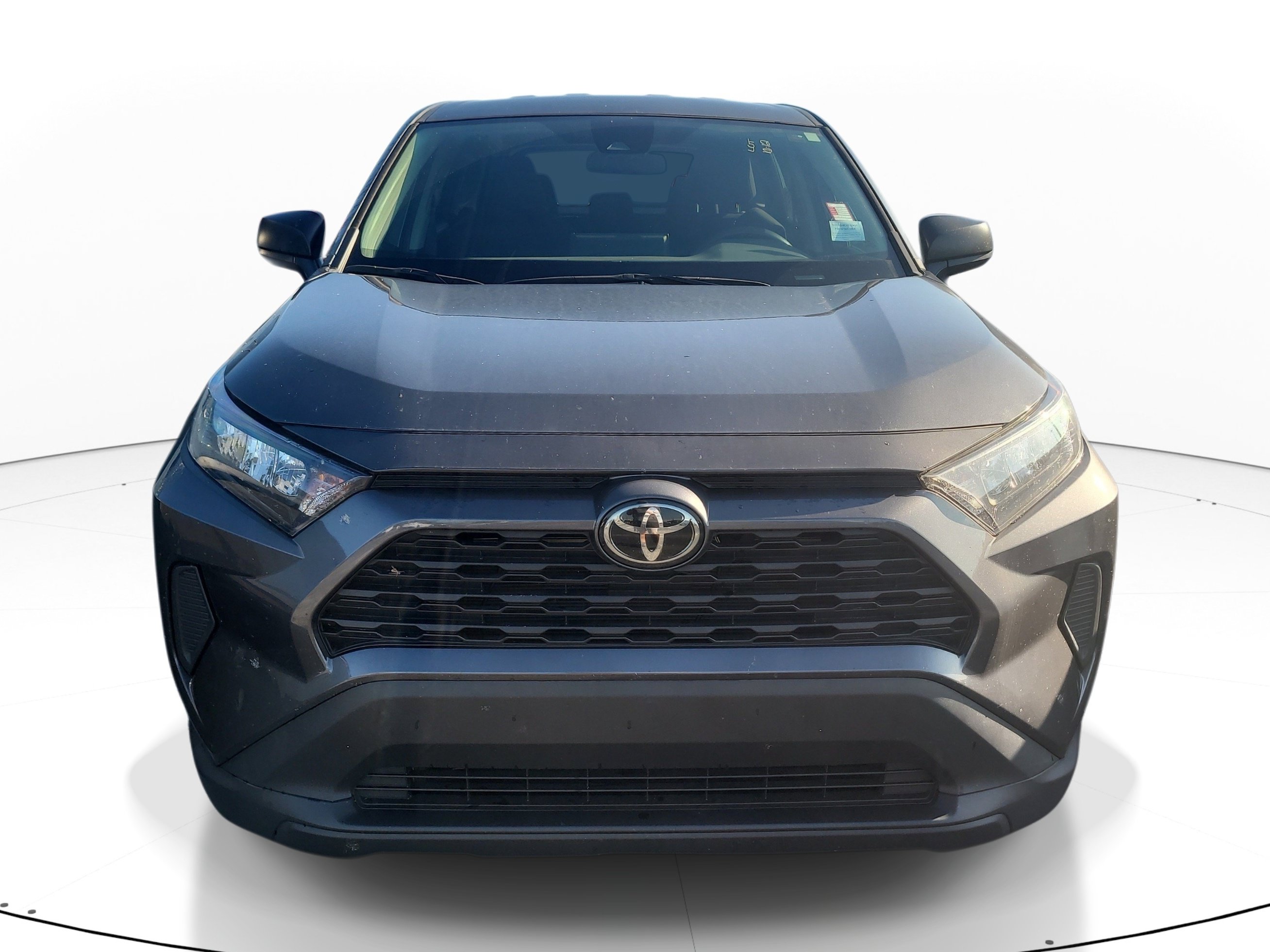 Used 2022 Toyota RAV4 LE FWD image 2