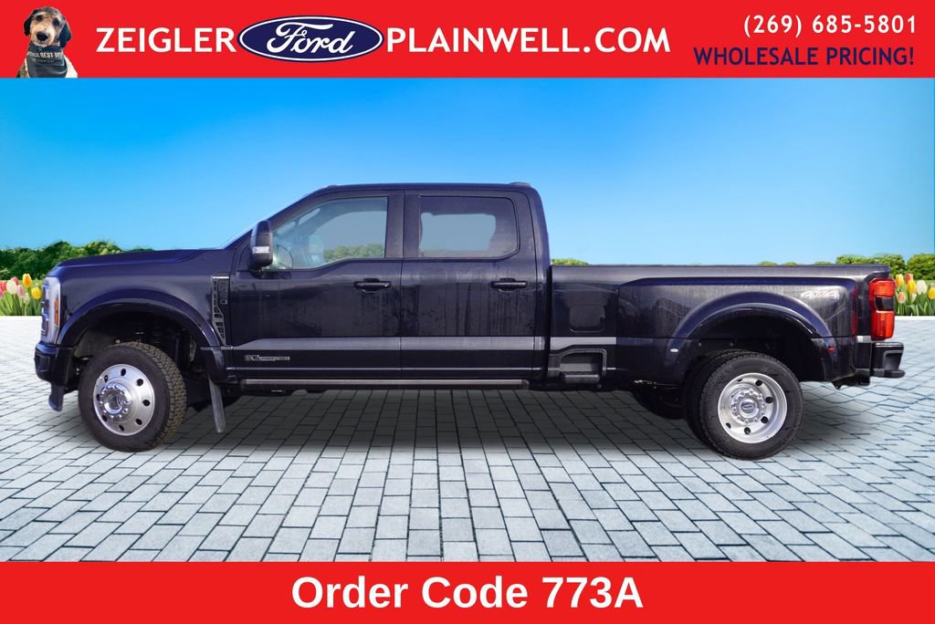 Used 2025 Ford F450 Platinum image 2