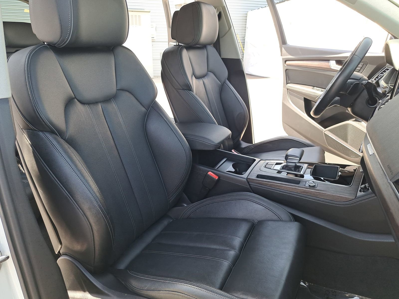 Used 2023 Audi Q5 e Premium Plus w/ Premium Plus Package AWD/4WD image 10